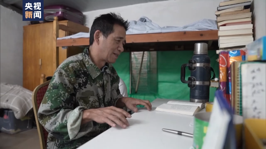 農(nóng)民工街頭彈鋼琴走紅，原來(lái)是這里傳出的溫暖音符！